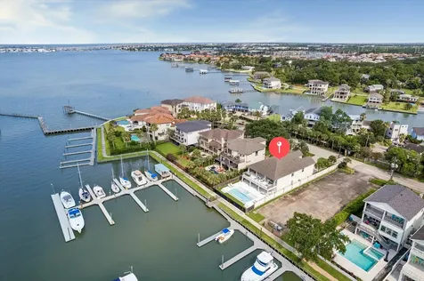 2230 Marina Way Kemah TX 77565