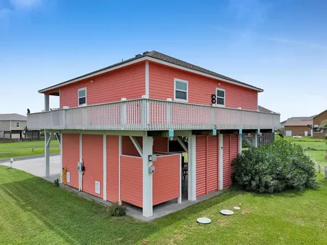 979 Palmridge Drive Crystal Beach TX 77650