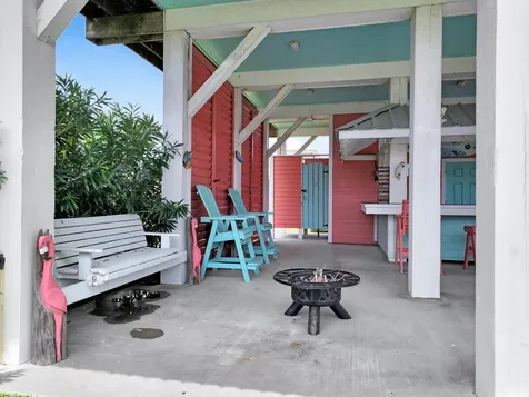 979 Palmridge Drive Crystal Beach TX 77650