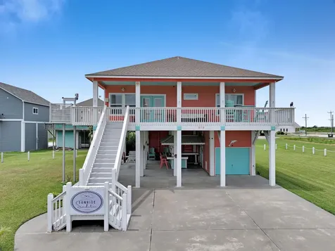 979 Palmridge Drive Crystal Beach TX 77650