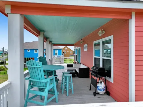 979 Palmridge Drive Crystal Beach TX 77650