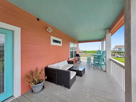 979 Palmridge Drive Crystal Beach TX 77650