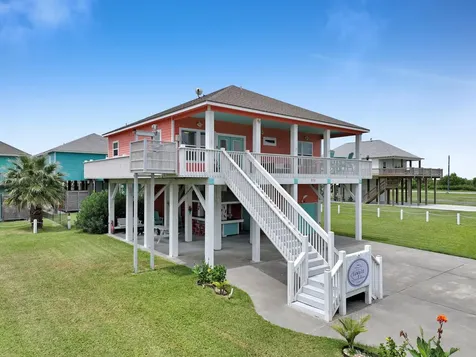 979 Palmridge Drive Crystal Beach TX 77650