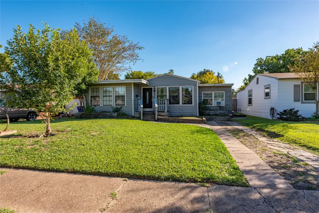 809 12th Avenue N Texas City TX 77590