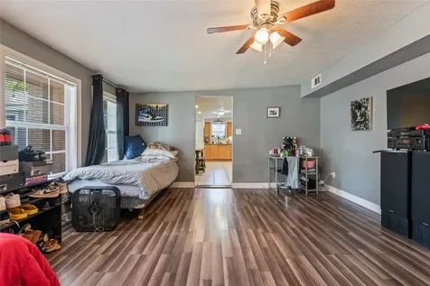809 12th Avenue N Texas City TX 77590