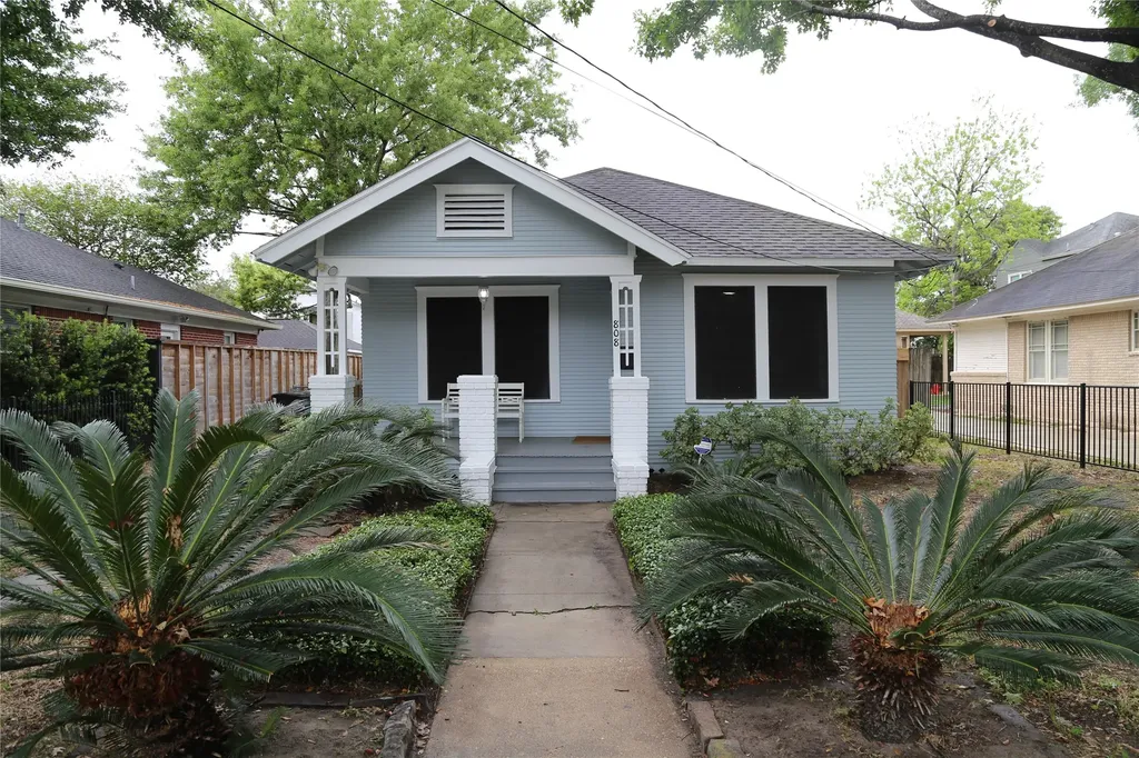 808 Pecore Street Houston TX 77009