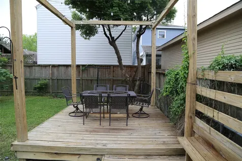 808 Pecore Street Houston TX 77009