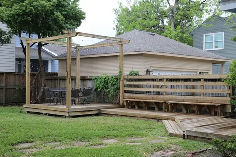 808 Pecore Street Houston TX 77009