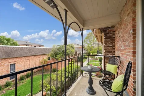 1880 Saxony Lane Houston TX 77058