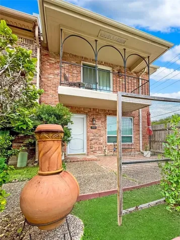 1880 Saxony Lane Houston TX 77058