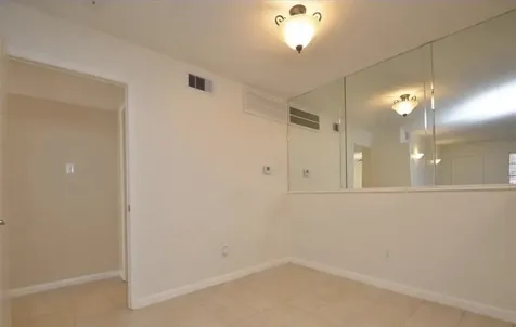 2250 Bering Drive 37 Houston TX 77057