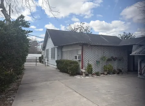817 S Main Street Highlands TX 77562