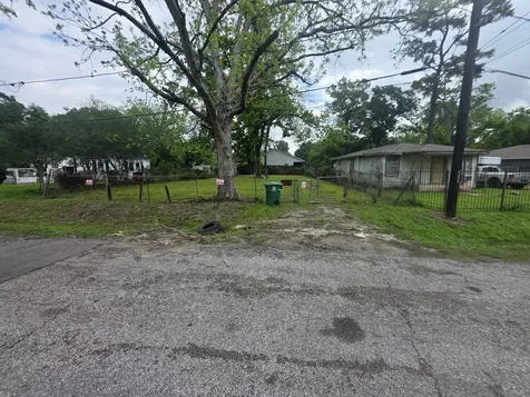 7612 Shotwell Street Houston TX 77016