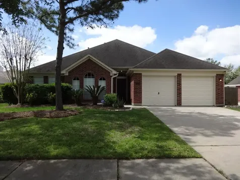 104 Laguna Pointe Drive League City TX 77573