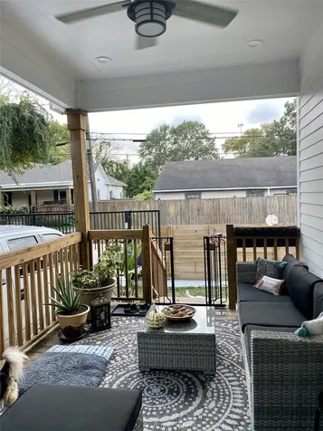 200 Carl Street Houston TX 77009