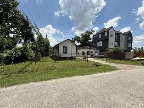 5906 Weathersby Street Houston TX 77091