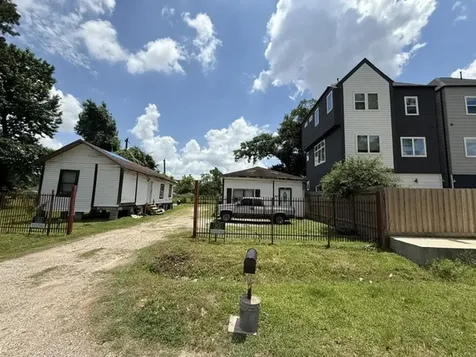 5906 Weathersby Street Houston TX 77091
