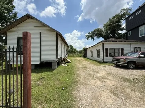 5906 Weathersby Street Houston TX 77091