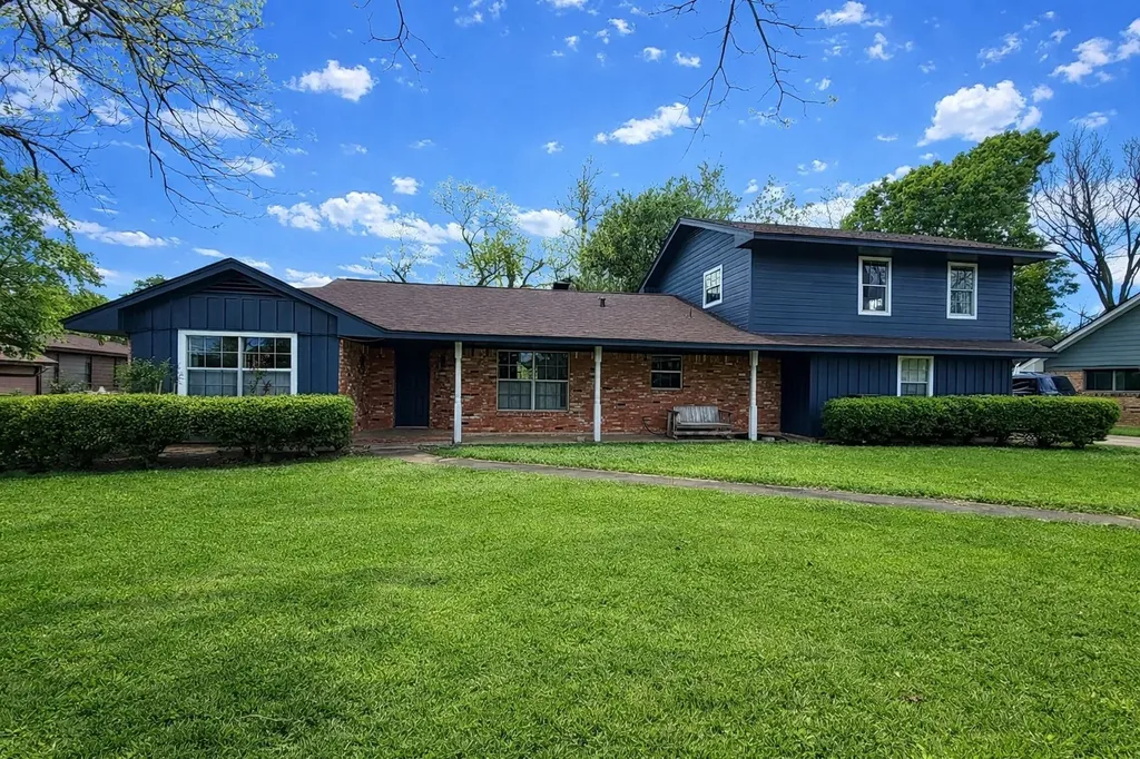 311 Southern Oaks Drive Lake Jackson TX 77566