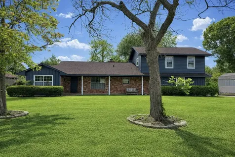 311 Southern Oaks Drive Lake Jackson TX 77566