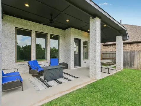 615 Livermore Street Webster TX 77598