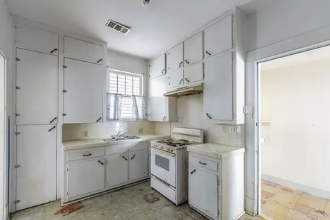 4314 Avenue Q 1/2 Galveston TX 77550