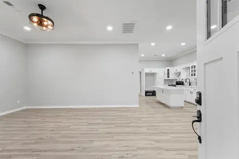 7912 Cypress Street Houston TX 77012