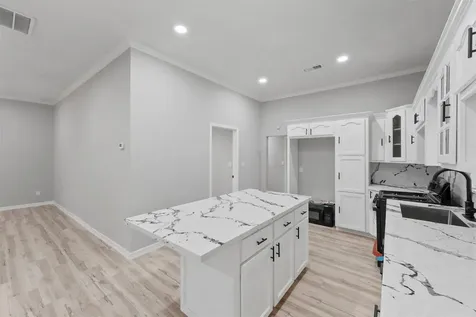 7912 Cypress Street Houston TX 77012
