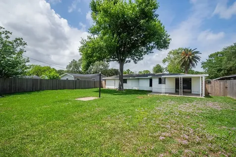 525 20th Avenue N Texas City TX 77590