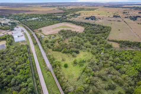 8321 Us-59 Hungerford TX 77448