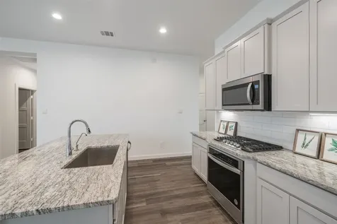 1613 Sunbend Lane Katy TX 77493