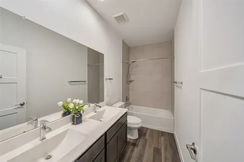 1613 Sunbend Lane Katy TX 77493