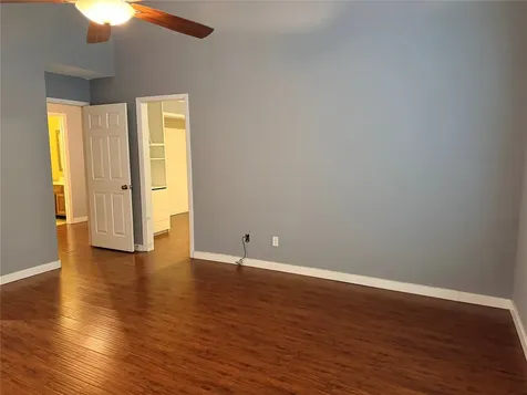 6835 Queensclub Houston TX 77069