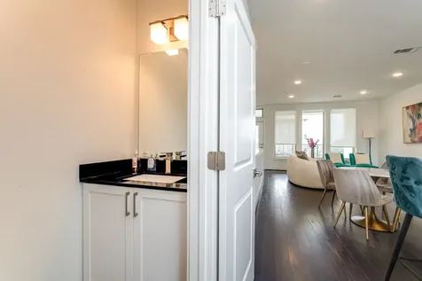 4819 Caroline Street 308 Houston TX 77004