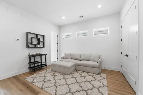 6042 Cebra Street Houston TX 77091
