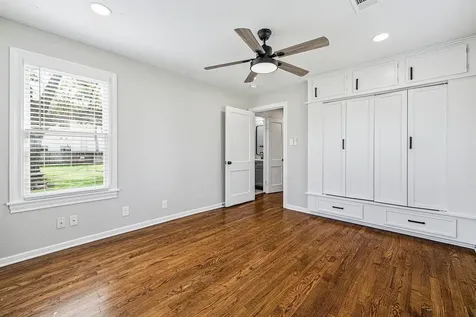 801 Woodcrest Drive Houston TX 77018