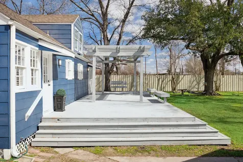 801 Woodcrest Drive Houston TX 77018