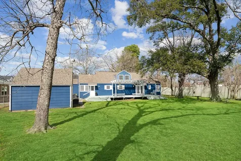 801 Woodcrest Drive Houston TX 77018