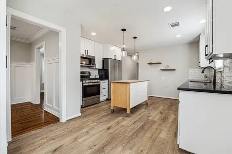 801 Woodcrest Drive Houston TX 77018