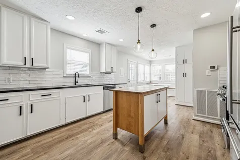 801 Woodcrest Drive Houston TX 77018