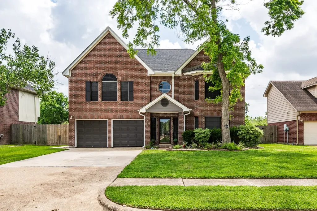 1015 Highlands Woods Drive Highlands TX 77562