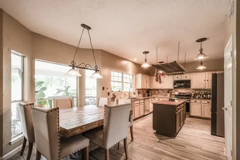 1015 Highlands Woods Drive Highlands TX 77562