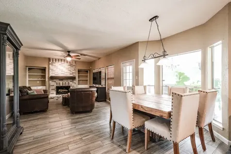 1015 Highlands Woods Drive Highlands TX 77562