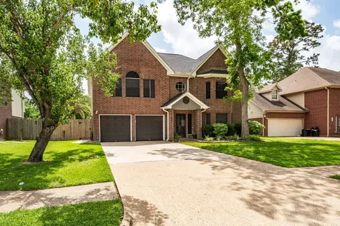 1015 Highlands Woods Drive Highlands TX 77562