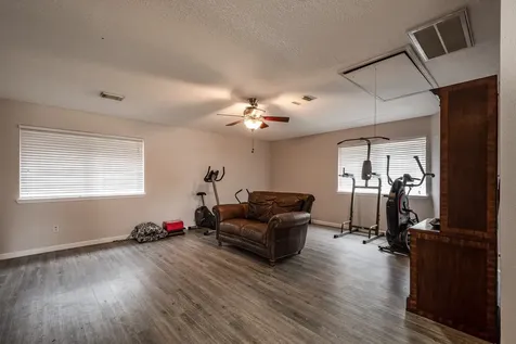 1015 Highlands Woods Drive Highlands TX 77562
