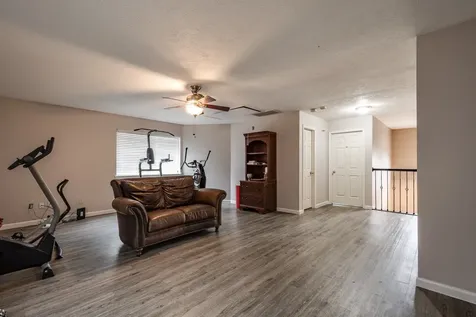 1015 Highlands Woods Drive Highlands TX 77562