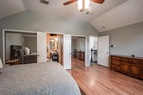 1015 Highlands Woods Drive Highlands TX 77562