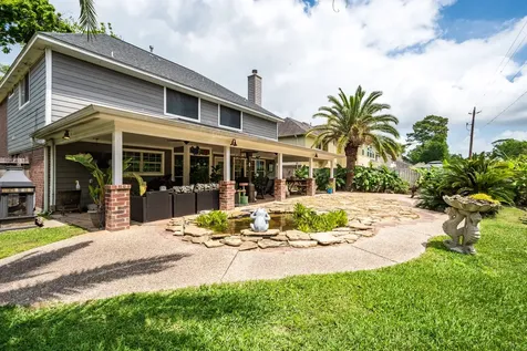1015 Highlands Woods Drive Highlands TX 77562