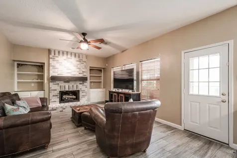 1015 Highlands Woods Drive Highlands TX 77562