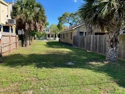 1723 M 1/2 Avenue Galveston TX 77550